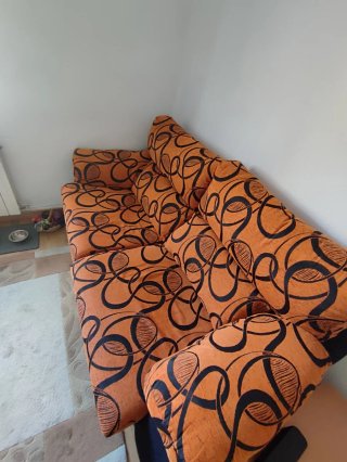 Sofá de 2 plazas con estampado