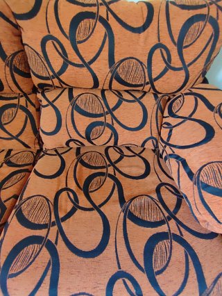 Sofá de 2 plazas con estampado