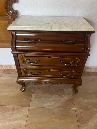 Mesitas de noche y cabecero de madera