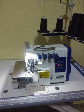 Máquina de coser industrial YONGGONG con motor int