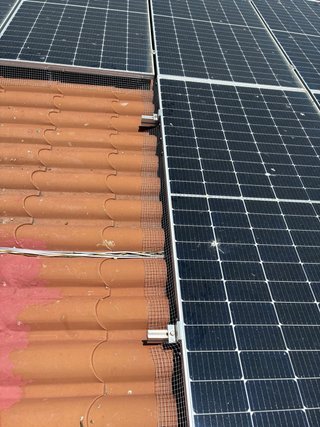 Sistema antipalomas para tejados