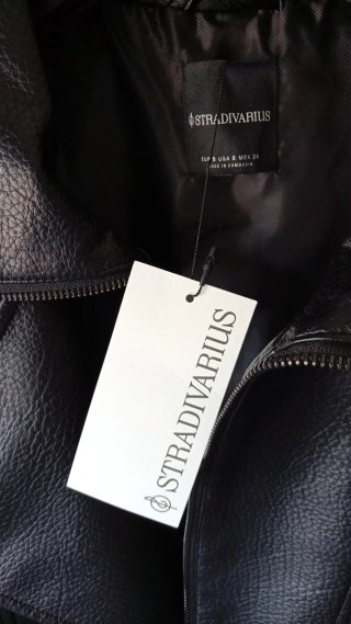 Chaqueta Stradivarius Negra