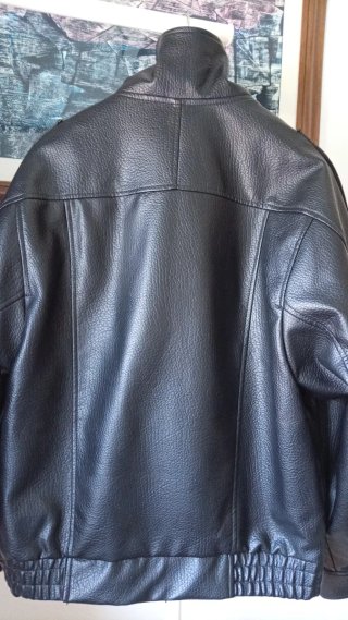 Chaqueta Stradivarius Negra