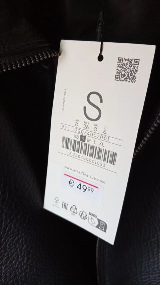 Chaqueta Stradivarius Negra