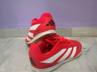 Botines adidas de fútbol sala rojos