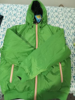 Anorak reversible negro y verde