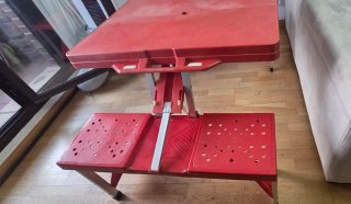 Mesa de camping plegable roja