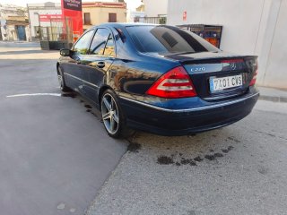 Mercedes-Benz Clase C 2006