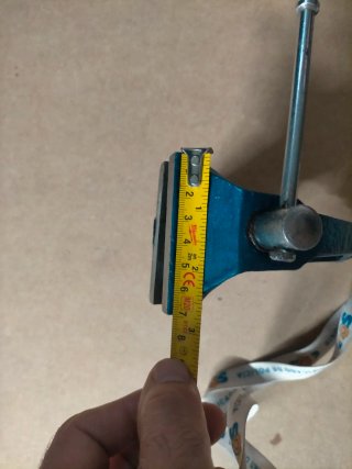 Regalo tornillo banco comprando banco de trabajo.