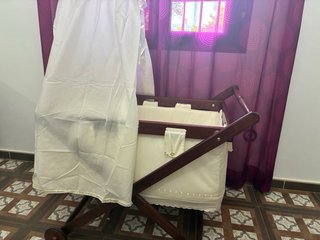 Minicuna de madera con dosel Artesania Beltran