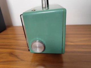 Radio Portátil Vanguard Super Atlas Verde