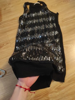 Camiseta lentejuelas negra y plateada