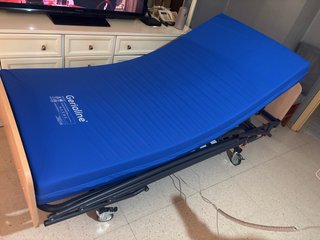Cama articulada eléctrica con colchón. A estrenar!