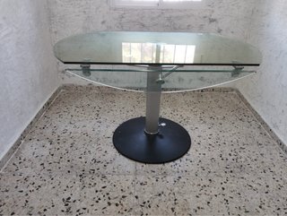 Mesa de centro ovalada de cristal y metal