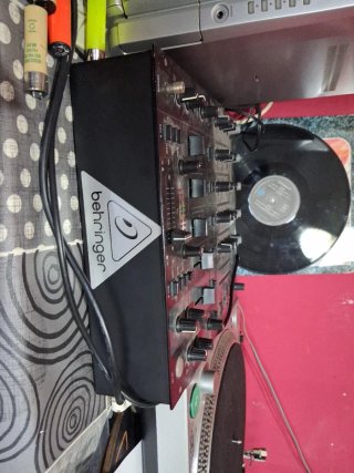 Mezcladora Behringer DJX750 Negra