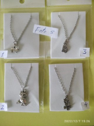 Lote 33collares cadena a 1€ cada uno, o todos 25€