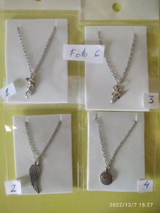 Lote 33collares cadena a 1€ cada uno, o todos 25€