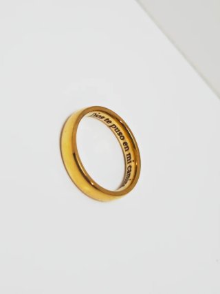 Anillo dorado con grabado Dios te puso en mi camin