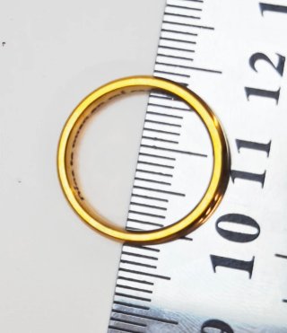 Anillo dorado con grabado Dios te puso en mi camin