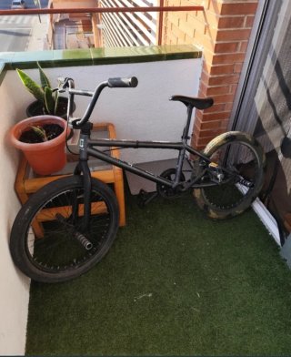 Bmx negra modificada