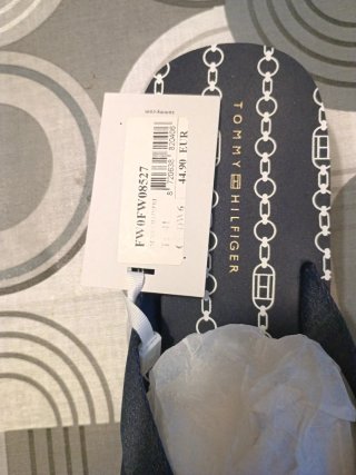 Sandalias Tommy Hilfiger Negras y Blancas