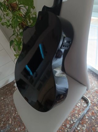 Guitarra Electroacústica Negra Cutaway
