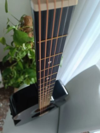 Guitarra Electroacústica Negra Cutaway
