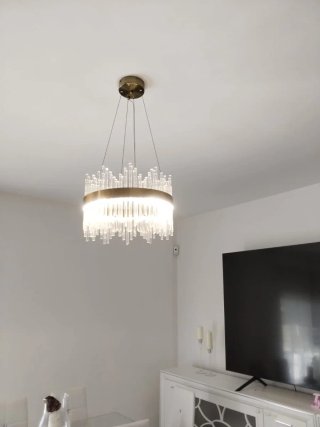 Lámpara de diseño colgante dorada y cristal
