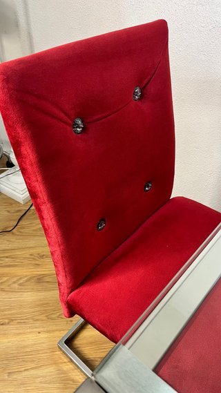 Mesa comedor cristal y 4 sillas terciopelo rojas