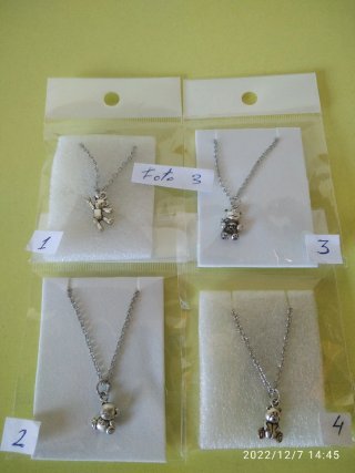 Lote 40 collares cadena a 1€ cada uno o todos 30€
