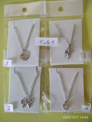 Lote 40 collares cadena a 1€ cada uno o todos 30€