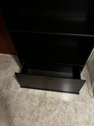 Estantería IKEA Negra Madera Maciza