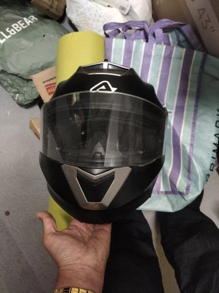 Casco de moto negro talla M