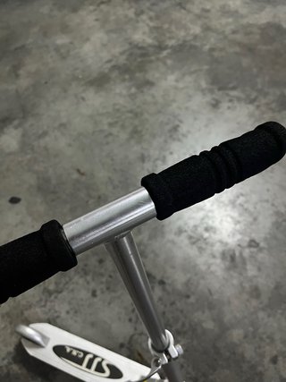 Patinete metálico de 2 ruedas