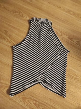 Top rayas Bershka cuello alto XS
