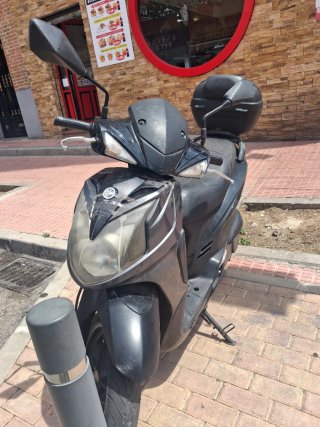 Moto SYM Symphony Negra