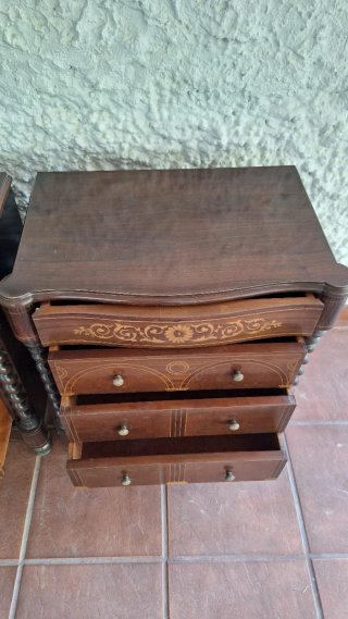 Cabecero y 2 Mesitas de noche madera cerezo
