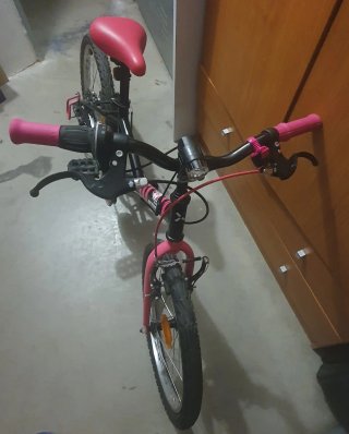 Bicicleta niña BTWIN rosa y negra