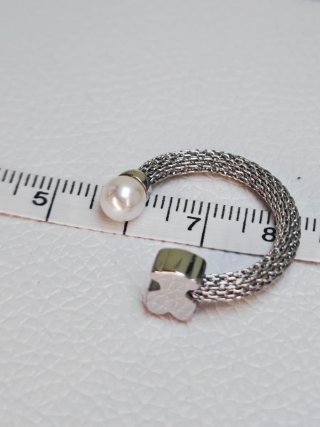 Anillo Oso y Perla artificial .Ajustable.
