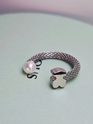 Anillo Oso y Perla artificial .Ajustable.