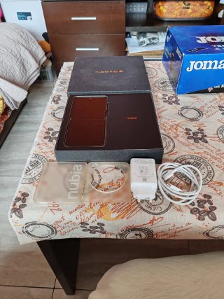ZTE Nubia Flip 5G Dorado