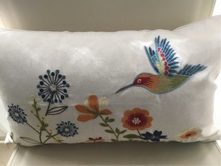 Funda Cojín Bordada Pájaro y Flores 30x50