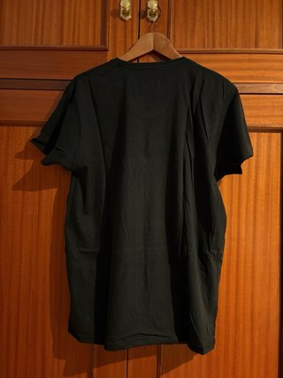 Camiseta Negra Cuello Pico Talla XL