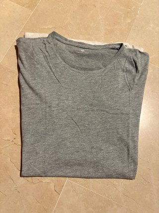 Camiseta Bershka gris talla L