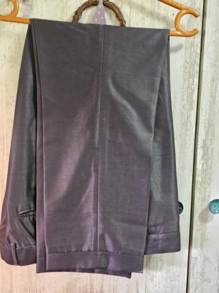 Traje gris hombre