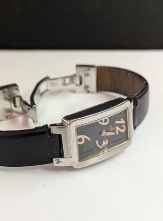 Reloj Festina Tank Cuero y Acero