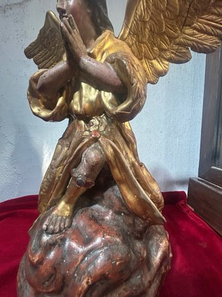 Angel Adorador ojos de cristal 40cm