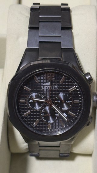 Reloj Lotus
