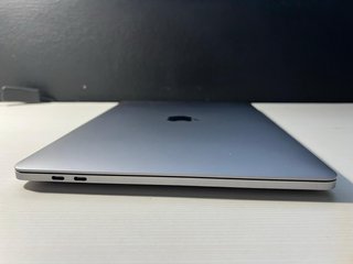 MacBook Pro 13 M1 2020 Gris Espacial de Segunda mano por 260 EUR