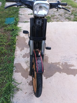 Derbi Variant Negra y Dorada